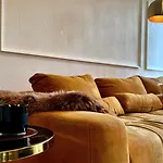 Charmanter Altbau In Schleussig Mit Balkon