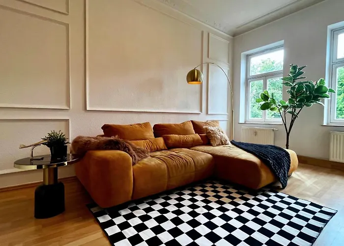 Charmanter Altbau In Schleussig Mit Balkon